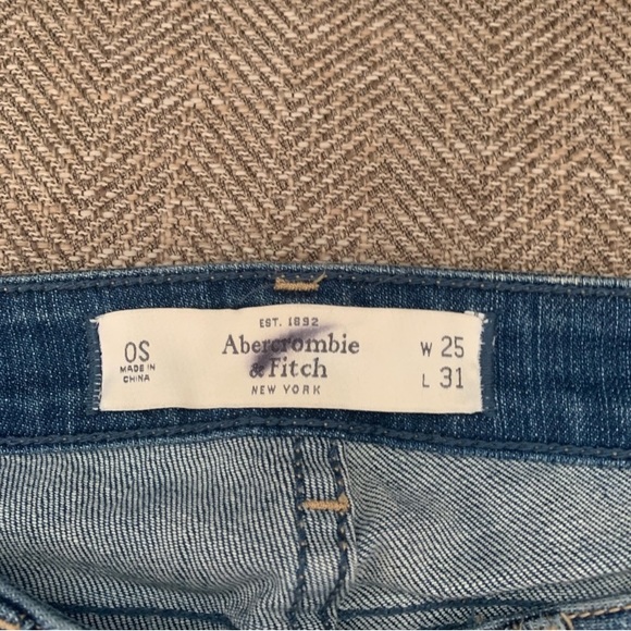 Excellent Preowned Condition Abercrombie and Fitch Skinny Jeans Size 25. - Picture 5 of 7